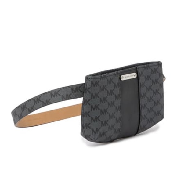 Michael Kors Handbags - Michael Kors hip pack